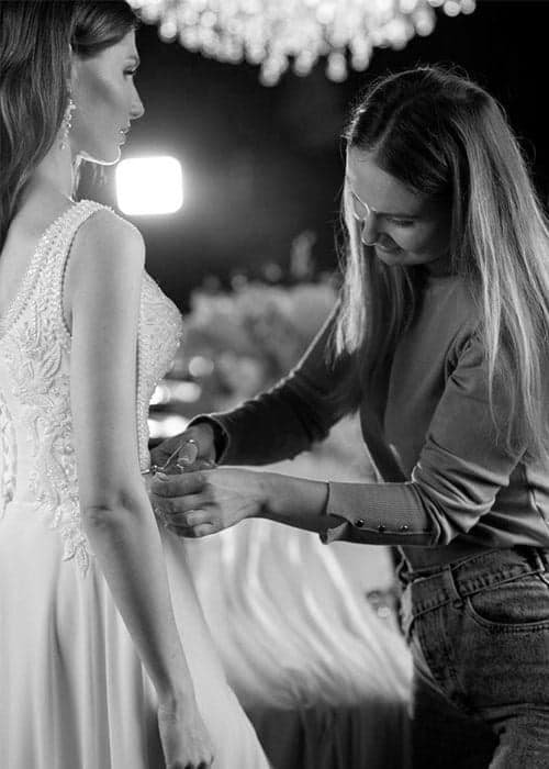 Atelier-Handwerkskunst bei VEKA Wedding — Präzise Anprobe und Fertigung eines Haute Couture Brautkleides