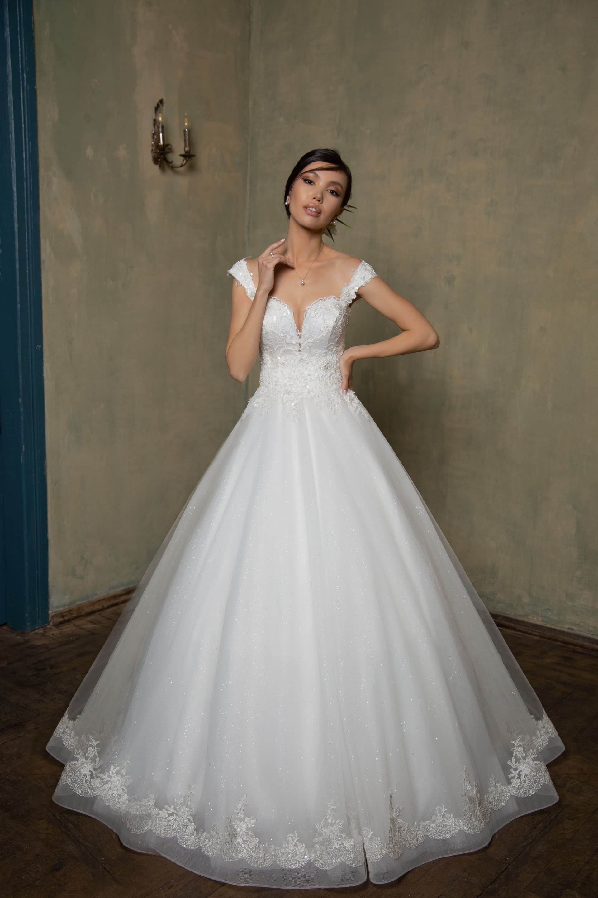 Brautkleid Vanessa — Pure Alure Kollektion VEKA Wedding